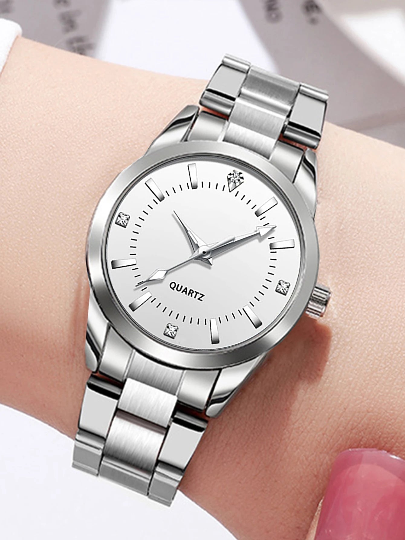 Ladies Fashionable Compact Stainless Steel Quartz Watch Ideal Mother's Day Gift Watch (No Box Included)