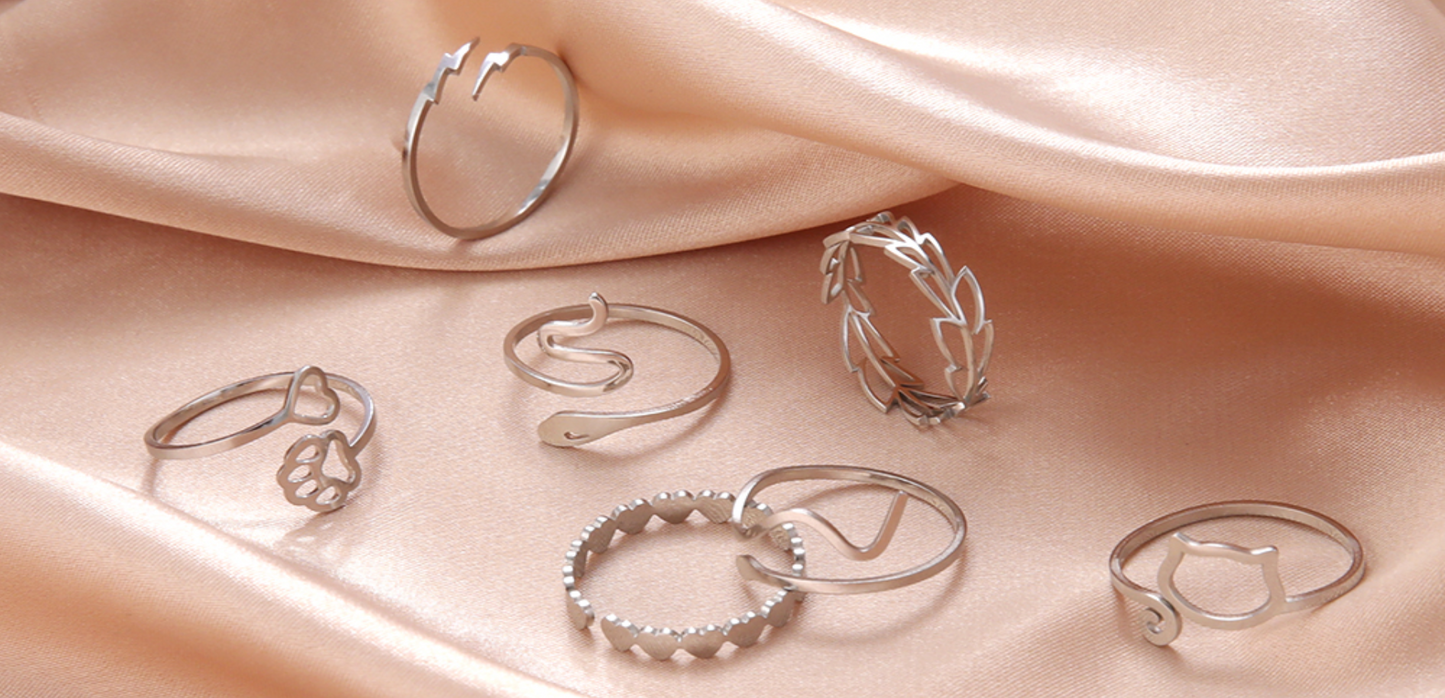 Skyrim Letter Mom Ring Women's Stainless Steel Minimalist Finger Rings 2026 New Fashion Jewelry Mother's Day Gift Wholesale
