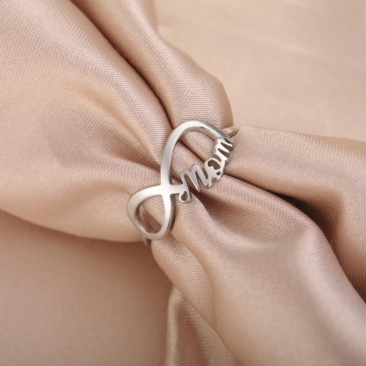 Skyrim Letter Mom Ring Women's Stainless Steel Minimalist Finger Rings 2026 New Fashion Jewelry Mother's Day Gift Wholesale