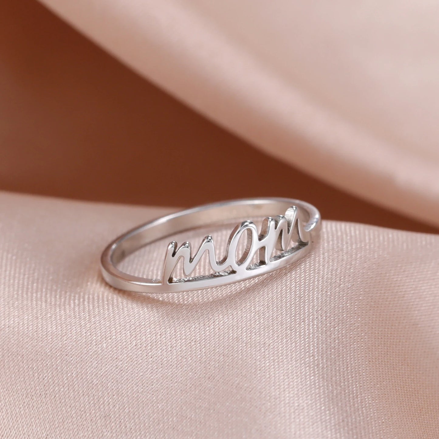 HIPEE New Fashion Gold Plated Glossy MAMA Rings Stainless Steel Letters Ring for Women Men Mom Jewelry Mother's Day Gift