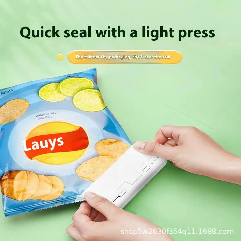 Mini Plastic Bag Sealer Heat Bag Sealing Machine Food Packaging Plastic Bags Sealer Clip Bag Handheld Rechargeable Heat Sealer