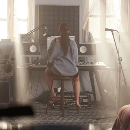 Dynamic Handheld Microphone Capture Crystal-Clear Vocals