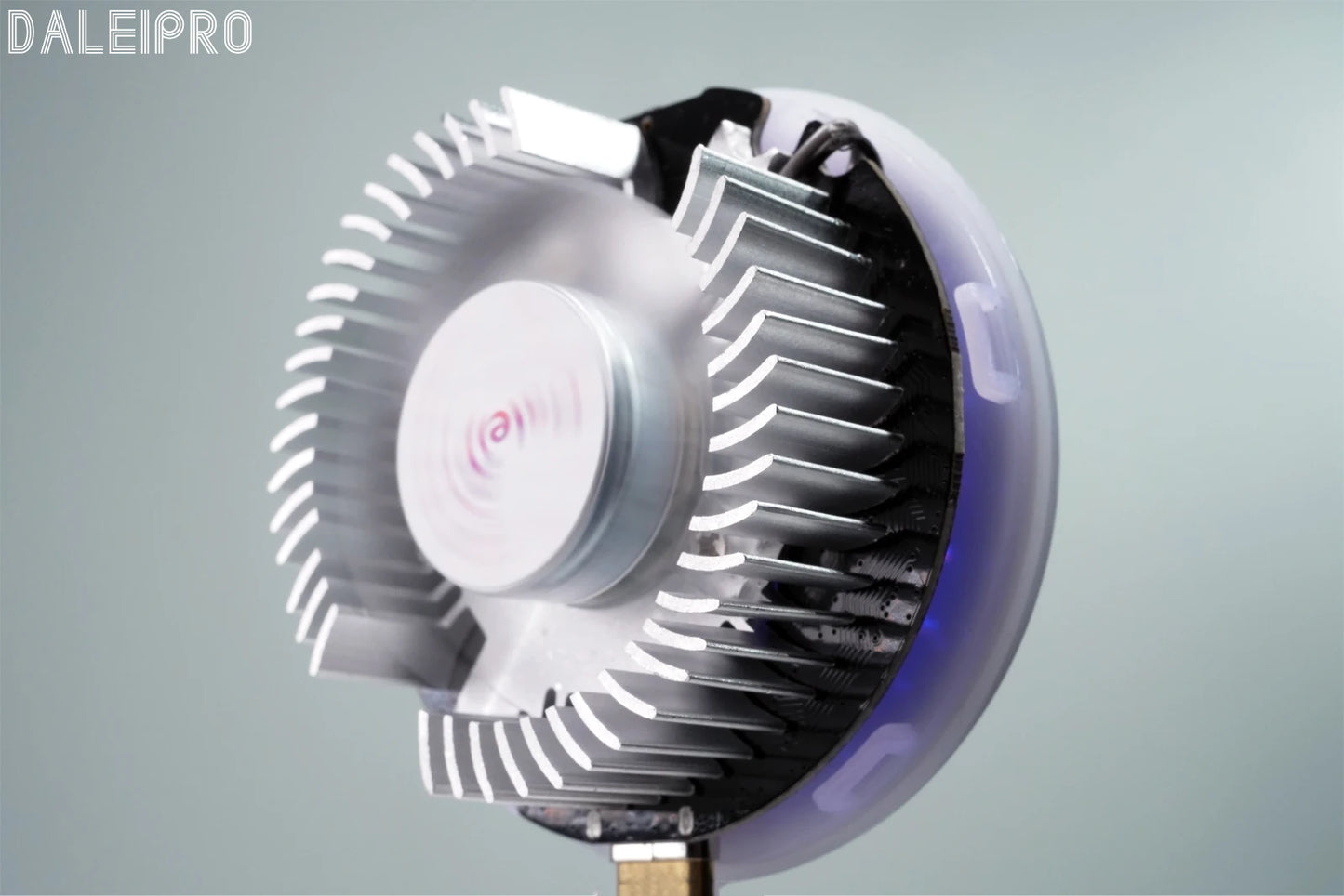 Cooling Phone Holder Car Magnetic Phone Cooler Semiconductor Active Coolers Cool Down Phone Qi 15W Magsafe Fast Wireless Charger