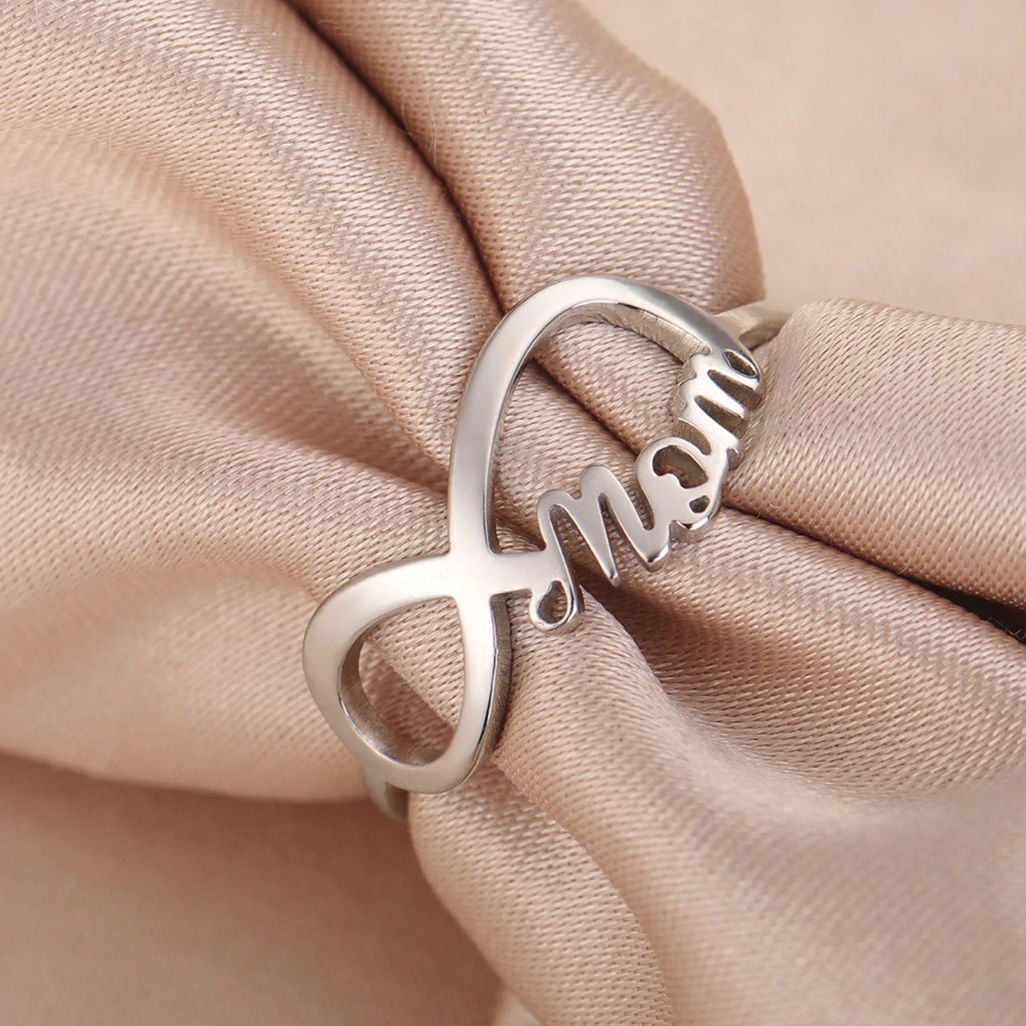 COOLTIME MOM Letters Infinite Love Symbol Ring Mum Women Stainless Steel Finger Ring Fashion Jewelry Mother's Day Gift Wholesale