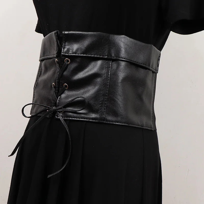 [EAM] Pu Leather Black Bandage Wide Elastic Belt Personality Women New Fashion Tide All-match Spring Autumn 2026 1DH8687
