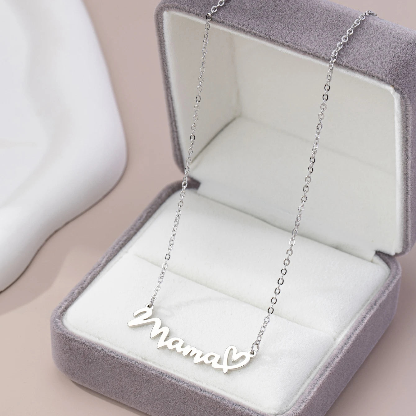One-Piece Fashionable Heart-Shaped Mama/Mom/Mother Pendant Necklace Mother's Day Jewelry Gift
