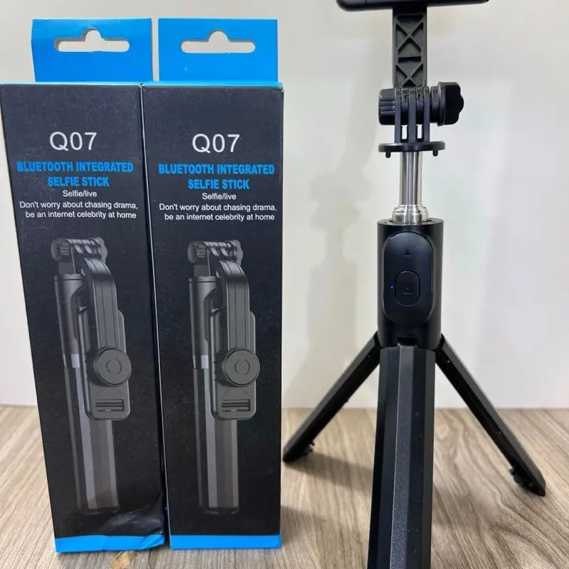 Q07 Remote Control Selfie Stick with Bluetooth Integration - Black Tripod Style Device for Easy Photography